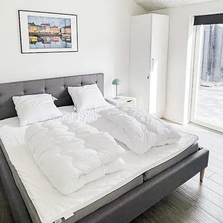 9 Person In * Dannemare